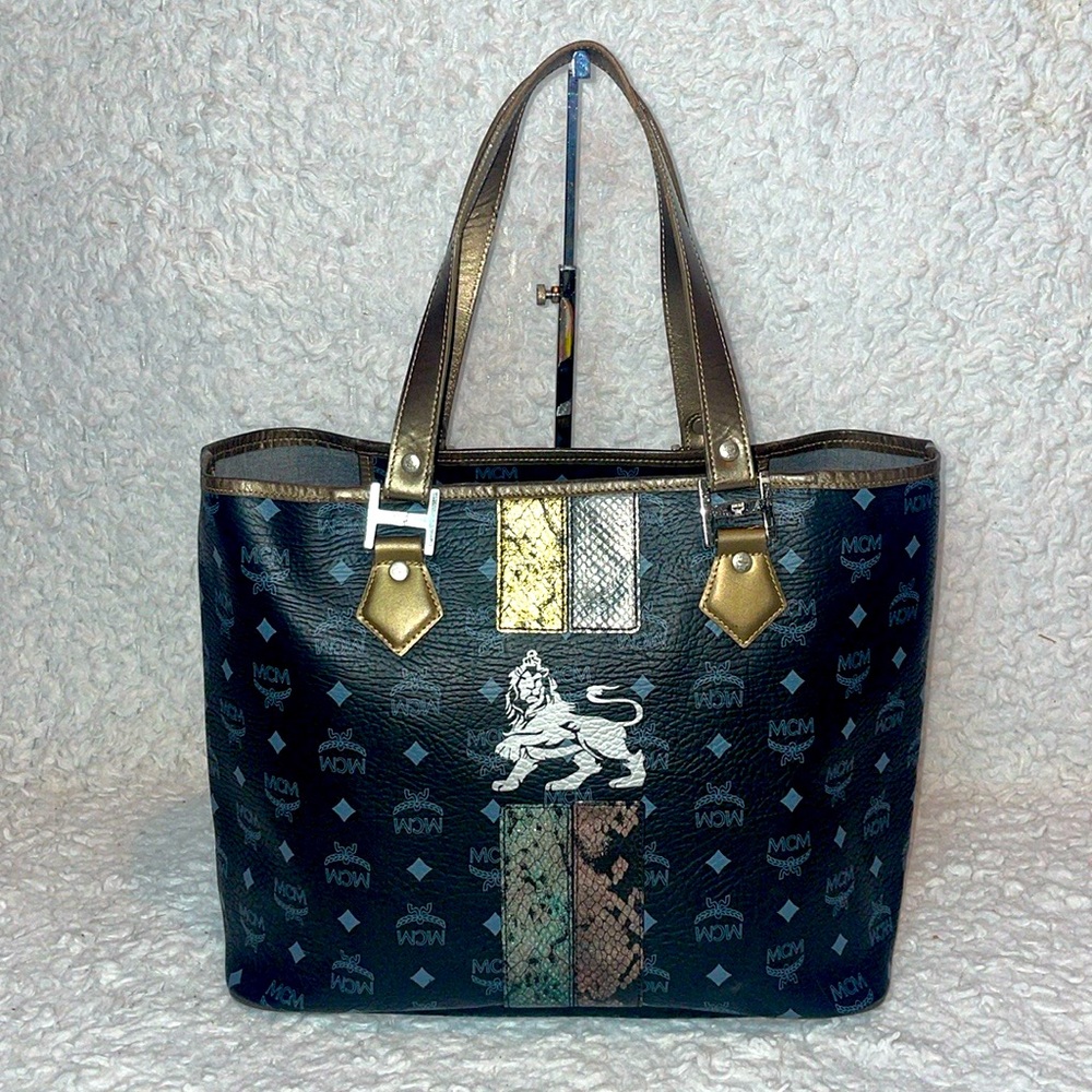 MCM Visetos Monogram Princess Lion Snakeskin Stripe Shoulder Bag Tote in Black - Picture 2 of 16
